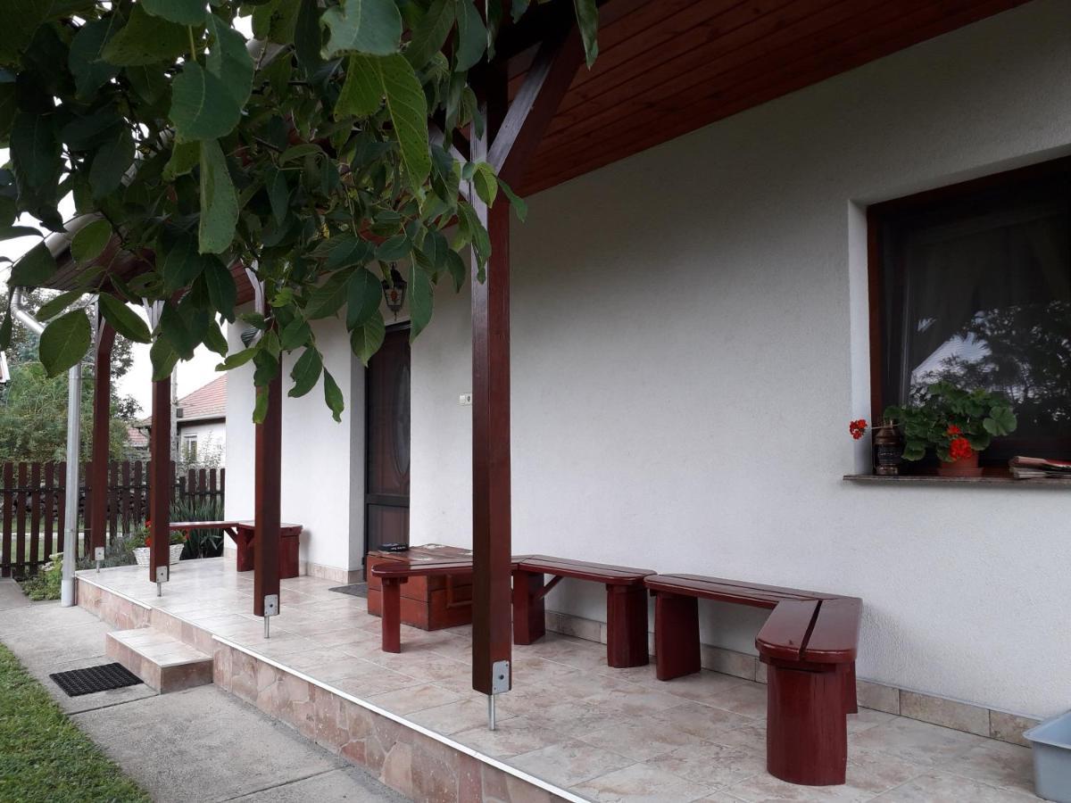 Matyas Apartman Tard 外观 照片