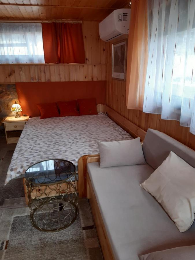 Matyas Apartman Tard 外观 照片
