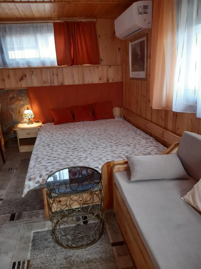 Matyas Apartman Tard 外观 照片